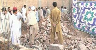  Peshawar: Woman dies, 4 hurt in roof collapses